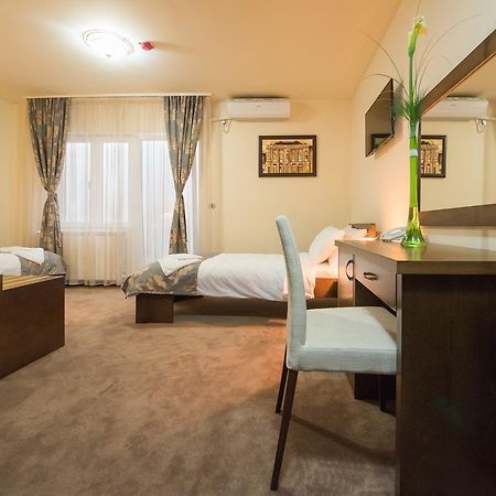 Garni Hotel Central Lux Kragujevac Exterior foto