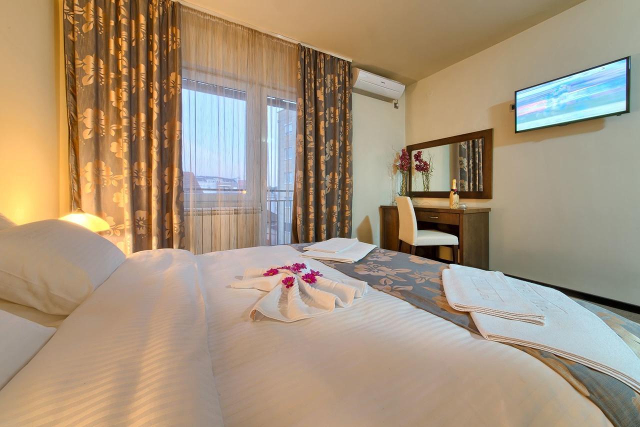 Garni Hotel Central Lux Kragujevac Exterior foto