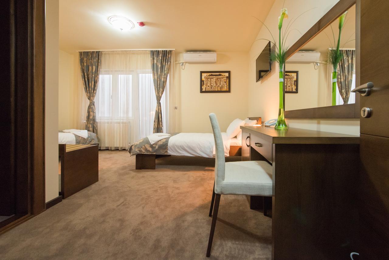Garni Hotel Central Lux Kragujevac Exterior foto