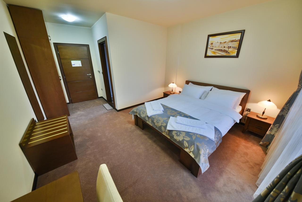 Garni Hotel Central Lux Kragujevac Exterior foto